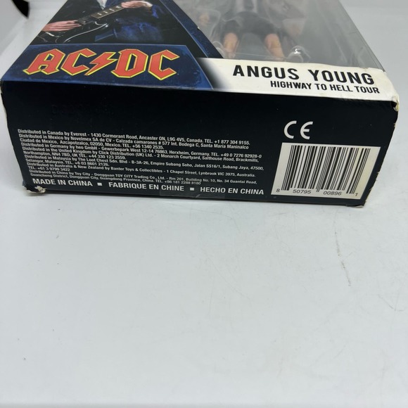 New AC/DC Angus Young Highway to hell tour figure - Picture 4 of 7